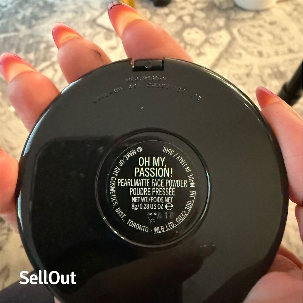 MAC Limited Edition Pearlmatte Face Powder 'Oh My Passion' 8g - Picture 4 of 7